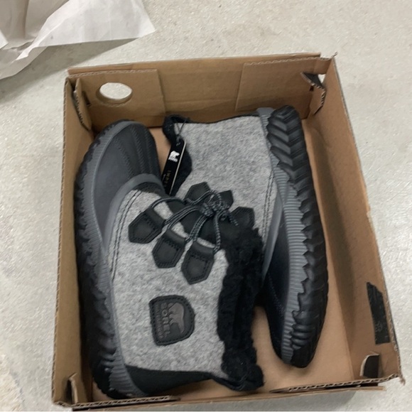 Sorel Boots - Picture 4 of 4